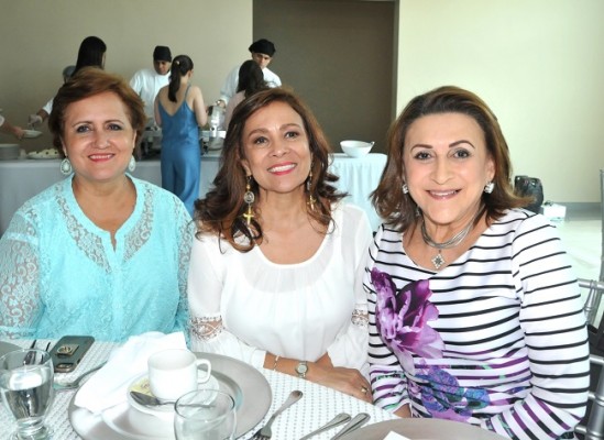 Gloria Celes Rodríguez, Alba María Soto y Betty de Soto