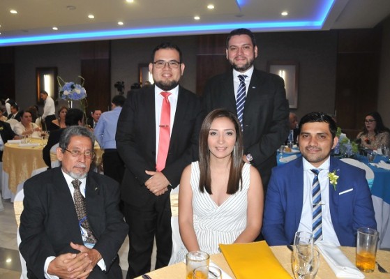 Lester Herrera, Ricardo Paredes, Pedro Pineda, Laura Fajardo y William Orellana