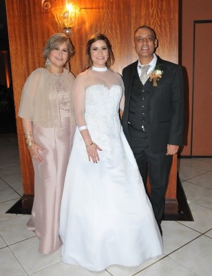 Neyde Jane con sus padres, Doris Elena García de Landa Blanco y Antonio Landa Blanco
