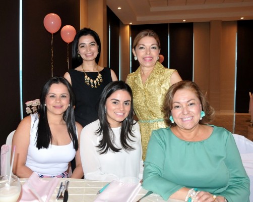 Rina Florencia Castro, doña Ana Dunaway de Castro, Beatriz Castro, Cecilia Castro de López y Rina Barahona