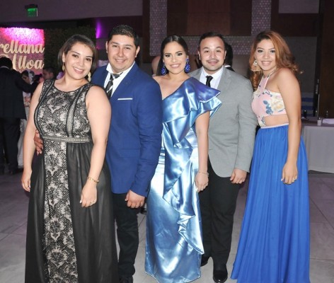 Scarleth de Cardona, Christian Cardona, Johanna Cardona, Anebrin Sarmiento y Nicolle Cardona