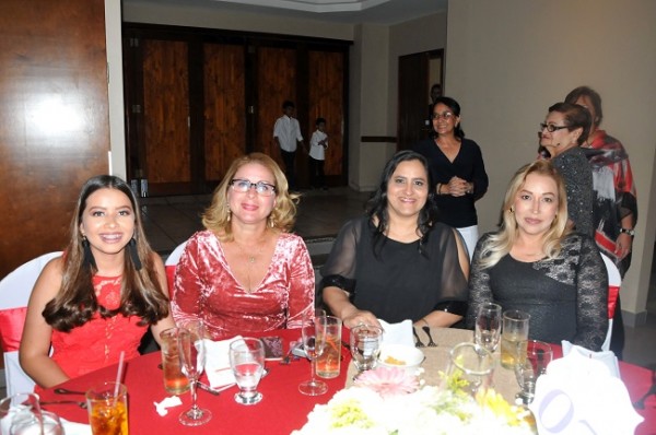 Sofía Devia, Claudia Mejía, Karen Regalado y Jessica Rivera