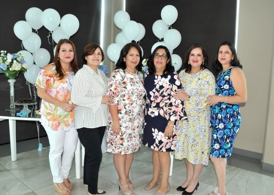 Sulim de Soto, Riva Romero, Rosa Maria Villegas, Waldina Vallejo, Ileana de Soto y Gracias de Vásquez