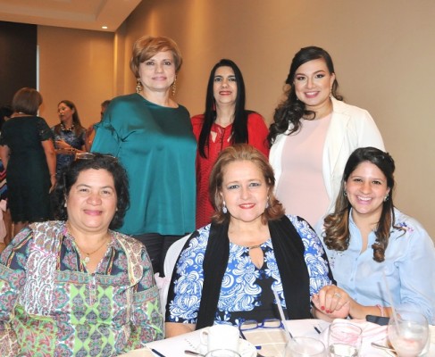 Suyapa Kawas, Lizeth Ictech, Andrea Naranjo, Elisa Lacayo, Linda Castro y Linda de Muñoz