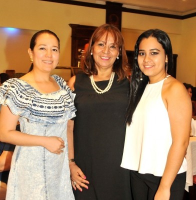 Vanessa Escoto, Mirna Reyes y Estefanía Maldonado