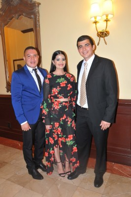 Allan Urbina, Paola Pacheco y Elvis Fernández