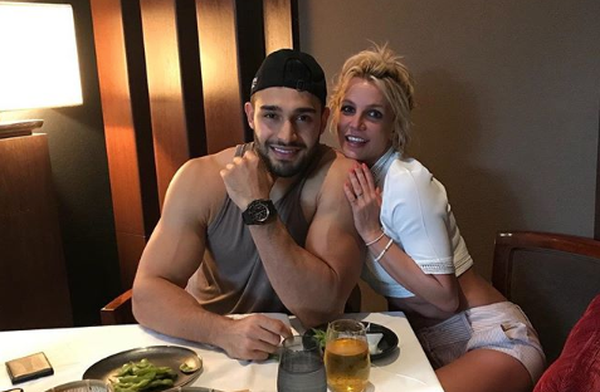 Britney Spears le baila “Despacito” a su novio
