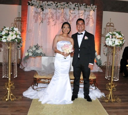Darwin José Guevara Mejía e Ingrid Margarita Martínez Torres en su noche de bodas.
