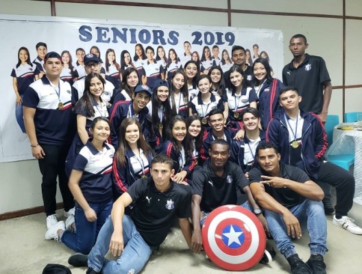 Los Seniors de la Destiny Christian Academy inican con pie derecho y muy firme su nueva etapa estudiantil.