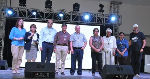 Grupo comunitario de la colonia El Pedregal de Tegucigalpa tambien se reconoció su trabajo.