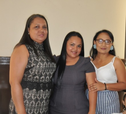 Iris Cruz, Claudia Cruz y Martha Cruz