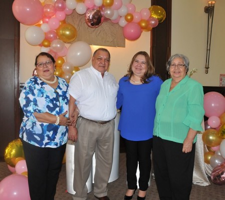 Janeth de Maldonado, Orlando Maldonado, Claudia Doblado y Elisa María Peña