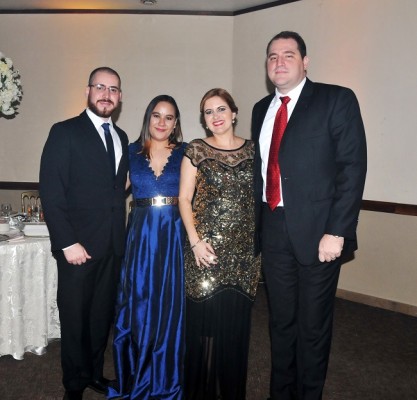 Jorge Gabrie, Alexandra Oseguera, Victoria Gabrie y Walter Valenzuela.