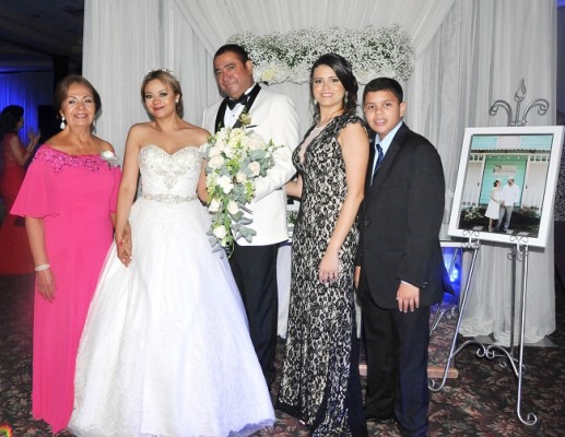 La madre de la novia, Lidia Pinel, Reyna Pinel, Danilo Ponce, Veira Pinel y Bryan Pinel