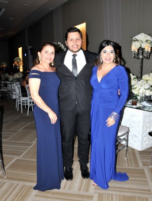 Maritza de Villela, Luis Bográn y Tania Cantor