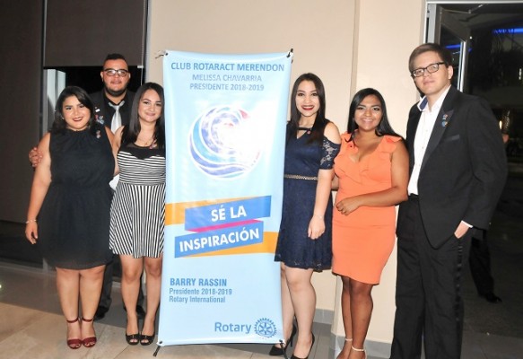 Mireny Chavarría, Ramiro Puerto, Xochitl Zelaya, Valerie Moncada, Ana Quiroz y Francisco Bográn