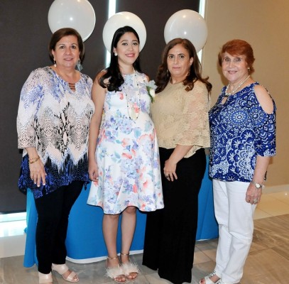 Rita Simón, Susana Cuellar de Simón, Rosa María Kattán y Mery Mourra
