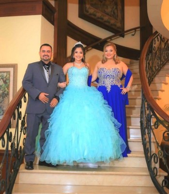 Vivian Gisel Madrid junto a sus padres, Walter Madrid y Dina Villanueva