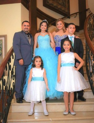 Walter Madrid, Vivian Gisel, Dina Villanueva, Anderson Mejía, Nayely y Gabriela Madrid.