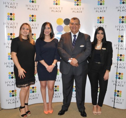 Norma Pineda, Nidia Garay, Luis Garner y Susan García