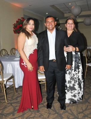Adriana Hernández, Edgardo Cardona y Marlen Rápalo