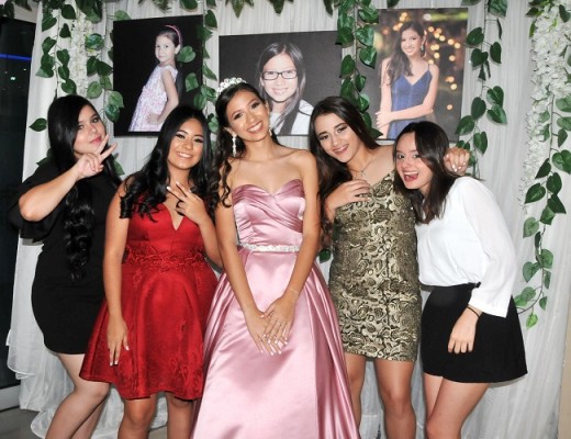 Alexa Alvarado, Julissy Rauda, Valeria Lara, Tessa Jerezano y Luz Dacosta