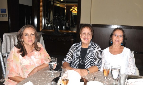 Araceli Vásquez, Margarita McNab y Danelia Cáceres