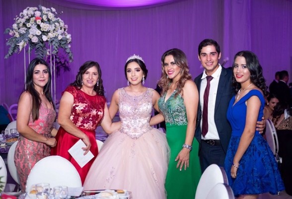 Blenda de Madrid, Maritza de Rivera, Yadira de Lara, Javier Rivera y Gabriela Bracamontes