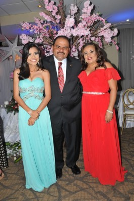 Brenda, Wilmer y Melania Palada