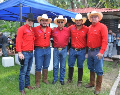 Job Caballero, Kevin Wills, Gerardo Matta, José Miguel Hernández y Vidal Hernández.