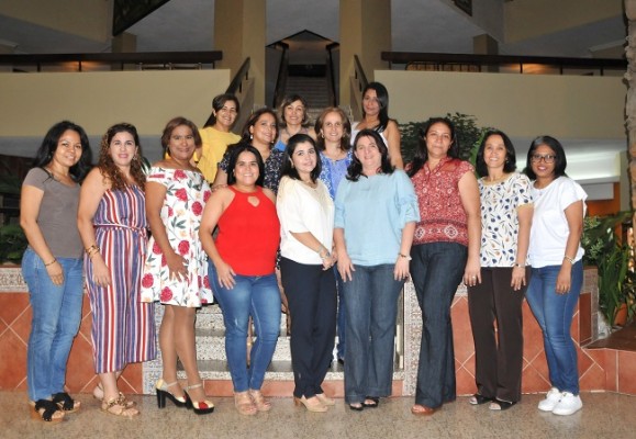 Las madres de familia de la clase 2018 del Instituto La Salle