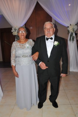 Los padres del novio, Anselmo Morataya y Gloria Ruano