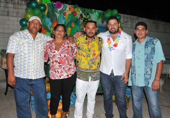 Luis, Nelly, Wilmer Galo, Alfonso Pineda y Daniel Galo.