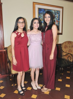 Valeria Salinas, Alejandra Lara y Andrea Paz