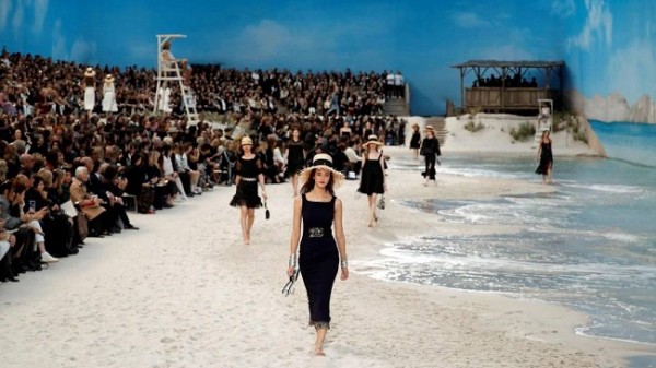 Chanel lleva la playa a París 3
