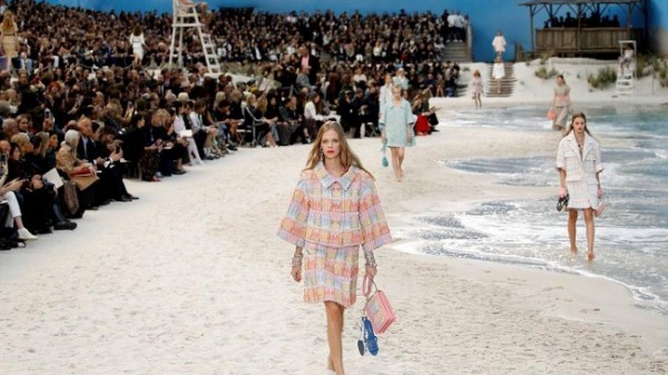 Chanel lleva la playa a París 4