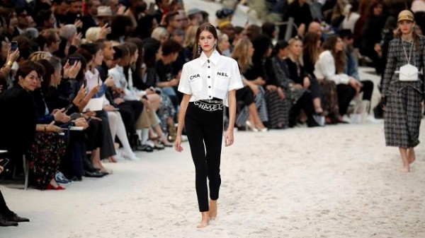 Chanel lleva la playa a París 5