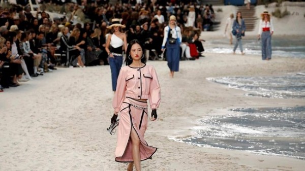 Chanel lleva la playa a París 8