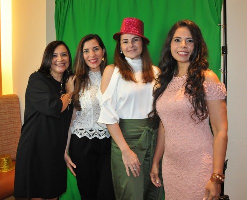 Edith Arita, Marie Kawas, Jeannine Salgado y Carmen Kiebitz