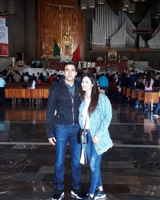 Farid Elias Handal y su esposa Mónica en la Basilica de Guadalupe en México