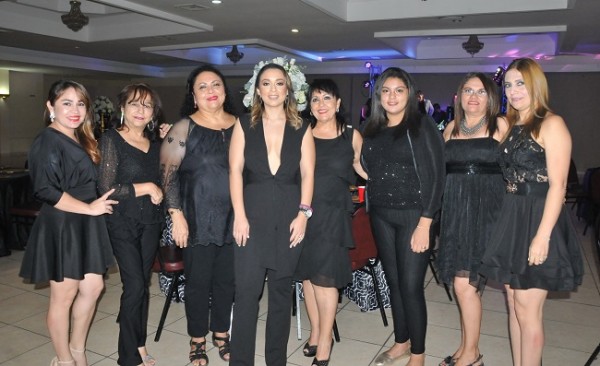 Gina Matheu, Gladys Perdomo, Sidia Triminio, Pamela Mejía Triminio, Midian Triminio, Dariana Triminio, Arely Ocampo y Suyapa Botto