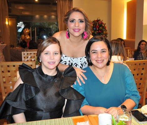 Jocelyn Kattum, Cristina Gatlin y Silvia Paguada