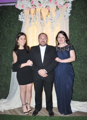 Kelly Gudiel, Ricardo Gudiel y Maureen de Gudiel