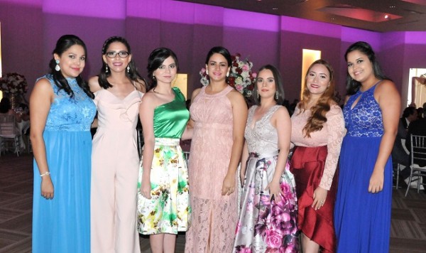 Natalie García, Valeria Velásquez, Karla Castañeda, Wendy Sagastume, Keila Interiano, Cinthya Fuentes y Jennifer Rodríguez