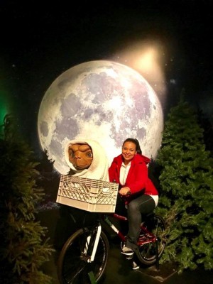 Sonia Pineda disfrutó de sus vacaciones haciendo un maravilloso viaje con E.T.