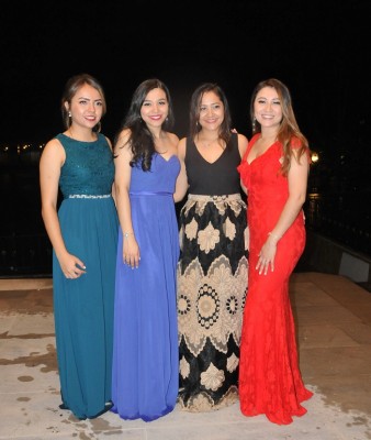 Stephany Zepeda, Vanessa Rosales, Nancy Lara y Victoria Lara