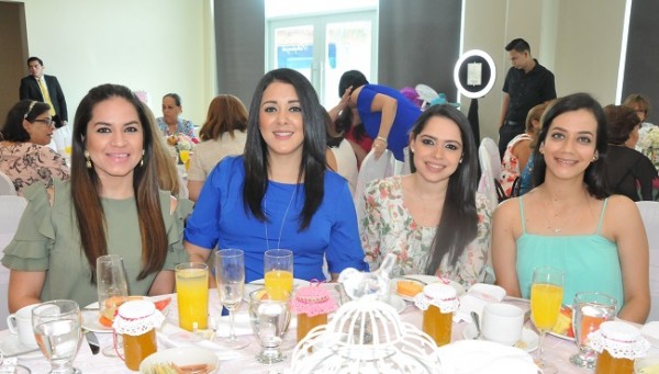 Victoria Romero, Dixiana Rodríguez, Daniela Castro Dunaway y Michelle Toushé