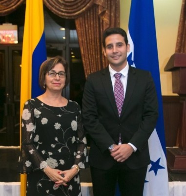 Claudio Maalouf Cónsul Honorario de Colombia con la embajadora Victoria González Ariza.
