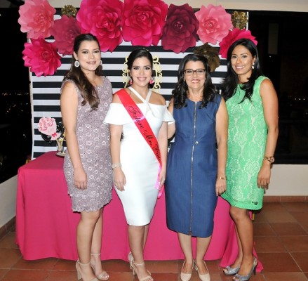 Denia Alvarado, Gina Martínez, Adela Ferrera y Jackie de Sandoval