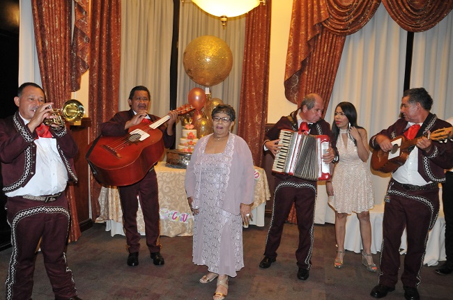 ¡Party 80! ¡Celebrando el cumpleaños de doña Lucila!